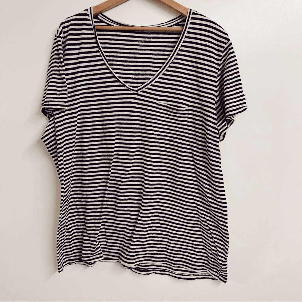 Universal Thread Pocket Tee sz XXL✨